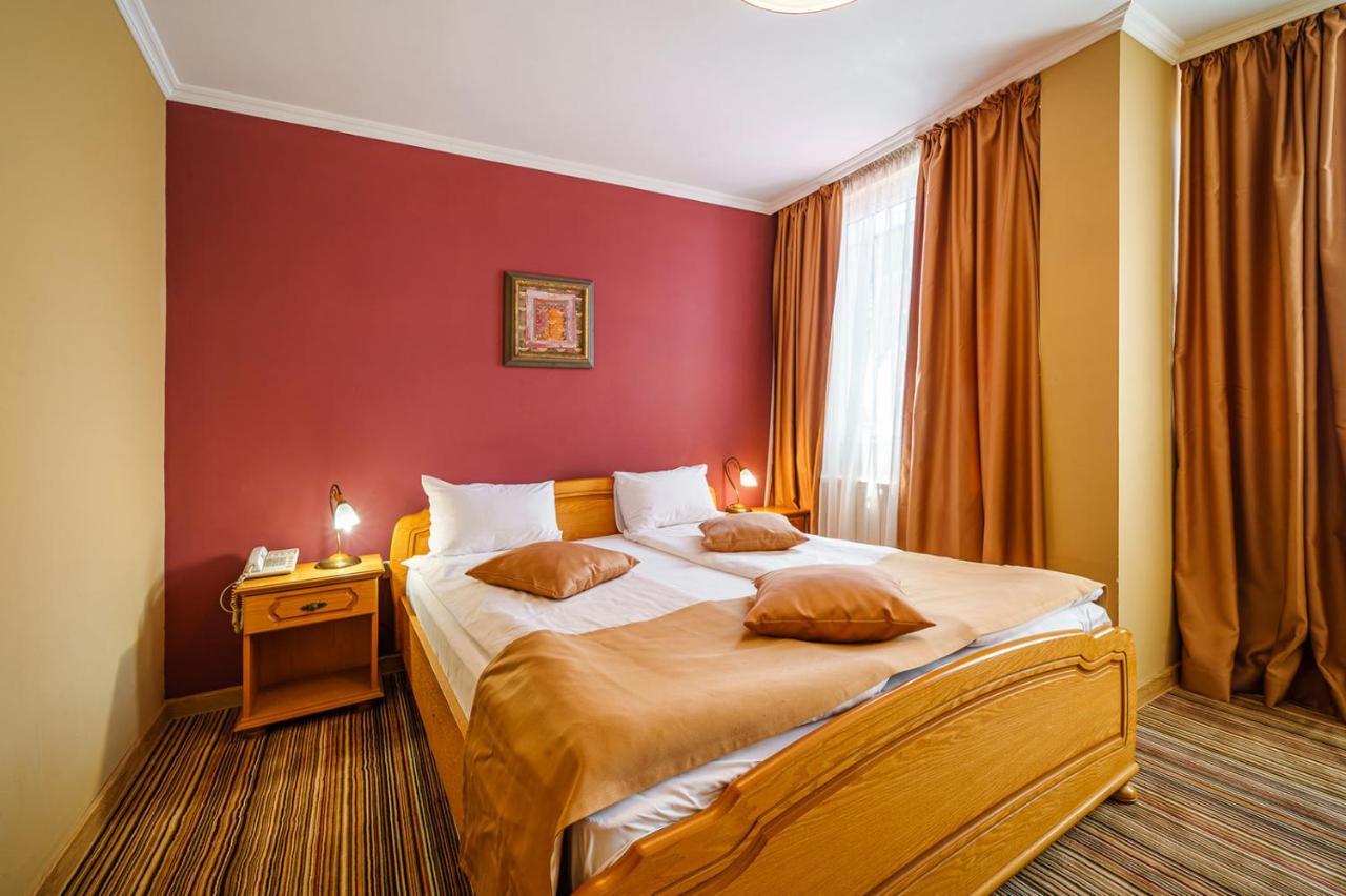 Hotel Avion - Self Check In Plovdiv Bagian luar foto